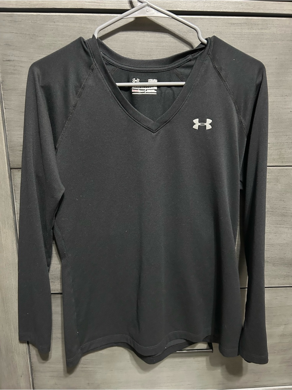 Under Armour Women’s Black V-Neck Long Sleeve Performance Top